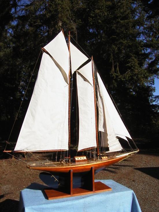 Antique Pond Yacht